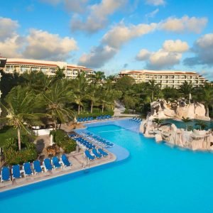 exterior-hotel-marina-resort-pool